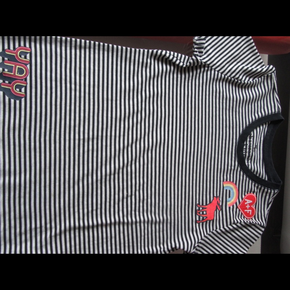 Patched tee for kids